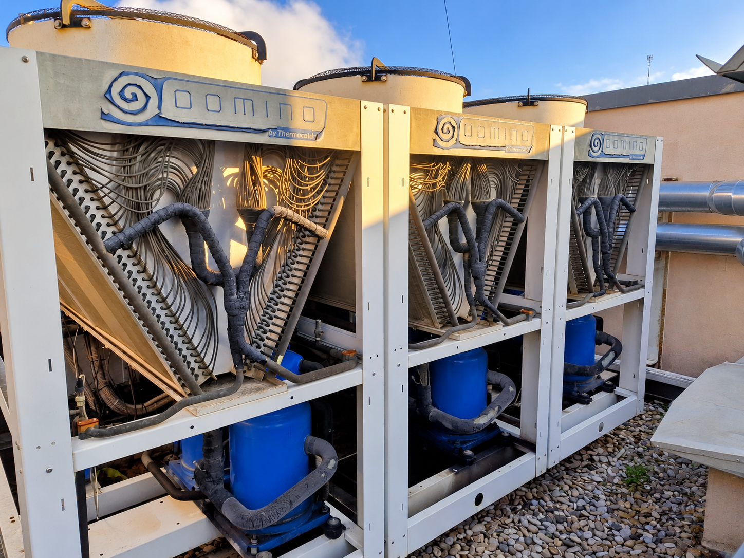 Enfriadora Thermocold DOMINO instalada en cubierta